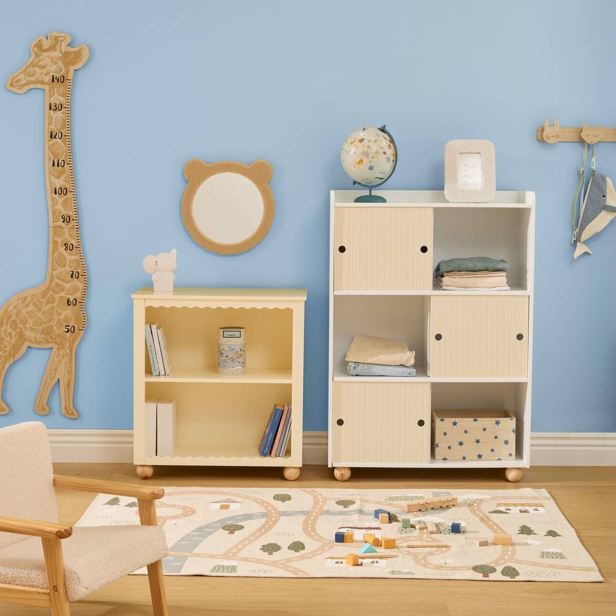 Kinder-Aufbewahrungsm&ouml;bel 3 T&uuml;ren 2 Ebenen "Bouli" Beige, 69,5x30 cm Beige