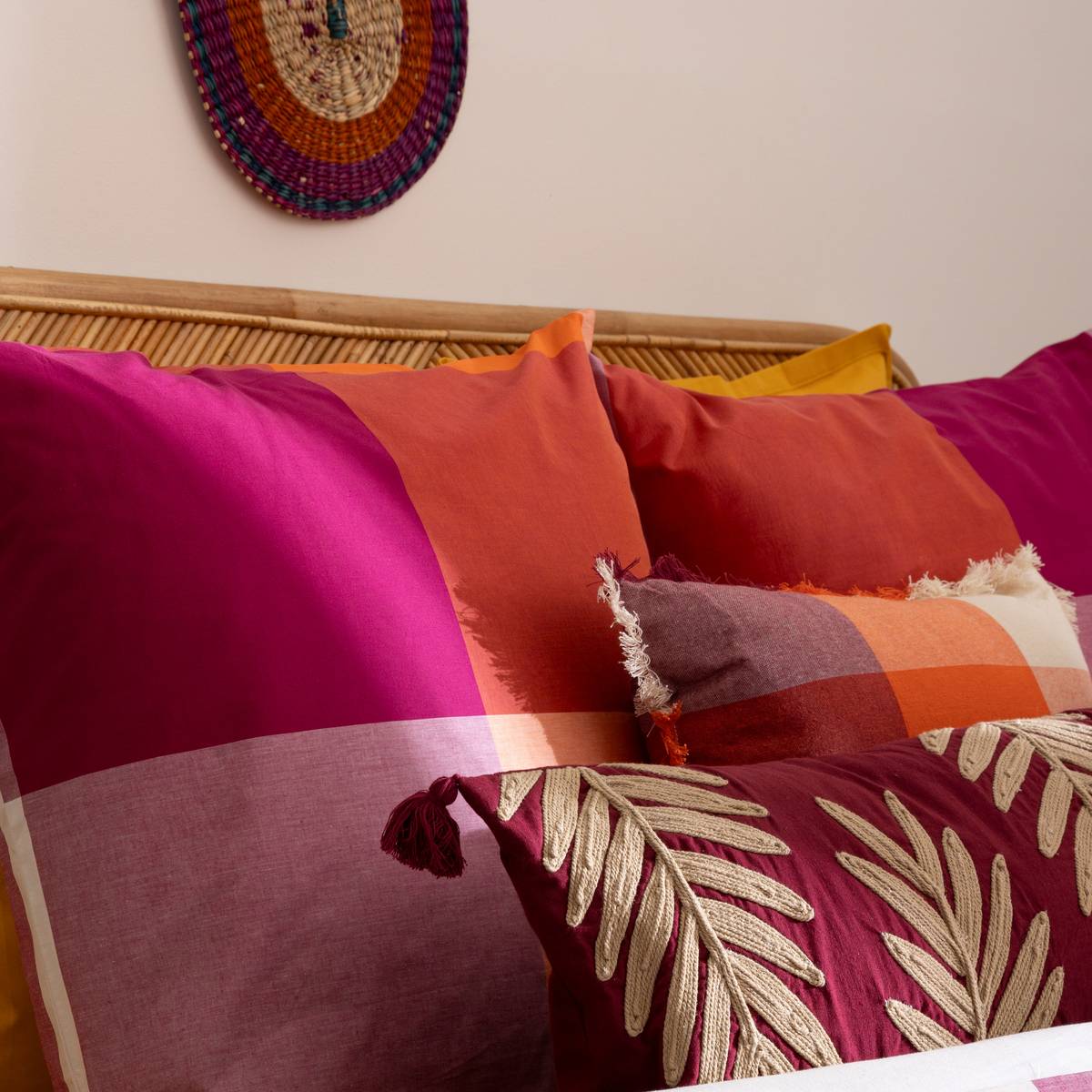 Besticktes Kissen 'Yucatan' Violett, 30x80 cm Lila