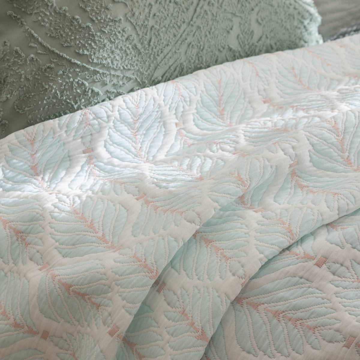 Bettüberwurf "Wild" Jacquard, Hellblau, 240x260 cm Hellblau