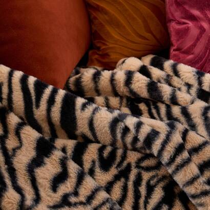 "orana" faux fur printed throw black, 160x120 cm