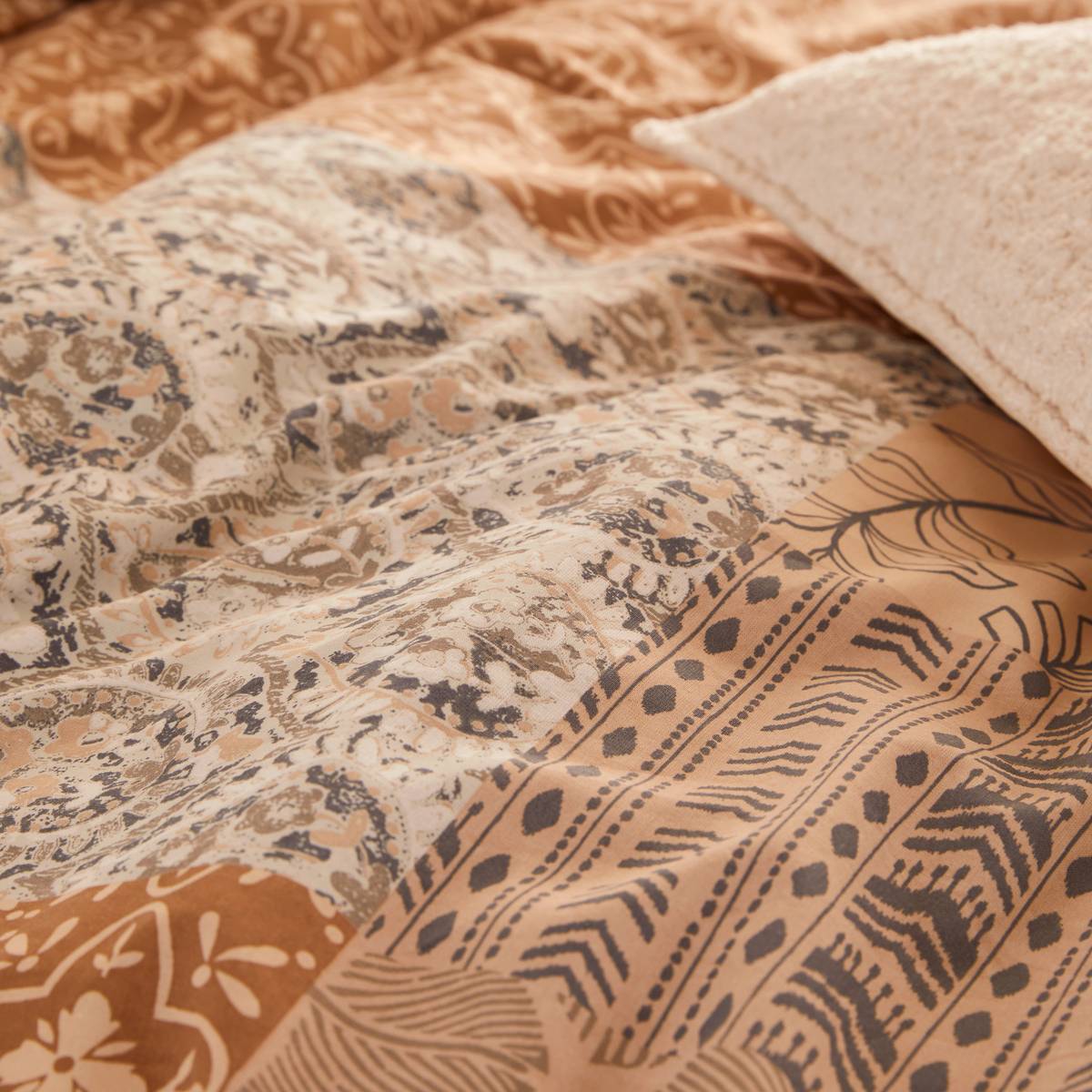 Printed bedding set "Aiden" Multicolor, 240x220 cm Beige