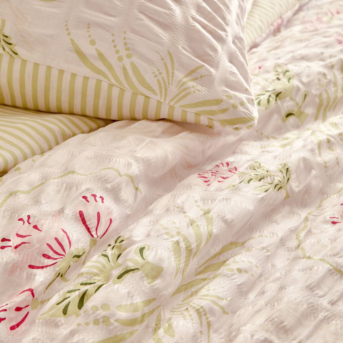 "Rose Blossom" Bedding Set