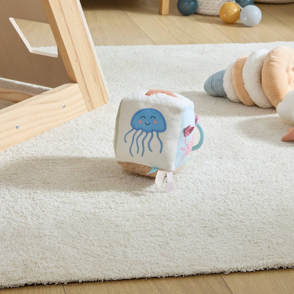 Children's toy "Noa" 13.5 x 13.5 cm Beige