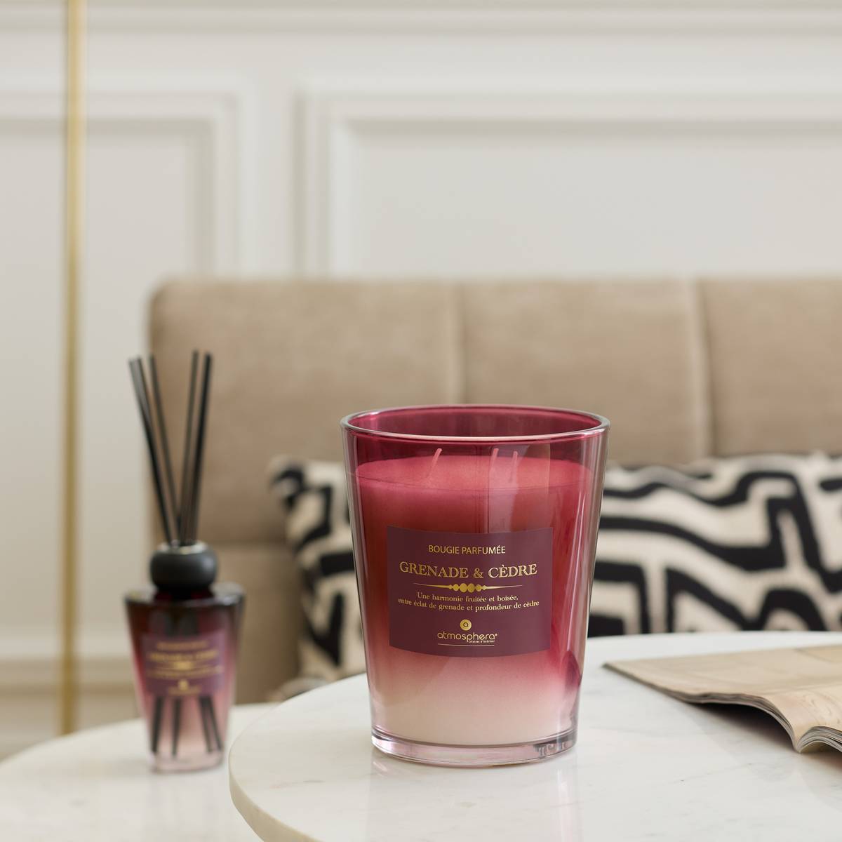 Scented Candle "Alma" Pomegranate and Cedar, 855g Grenade / cèdre