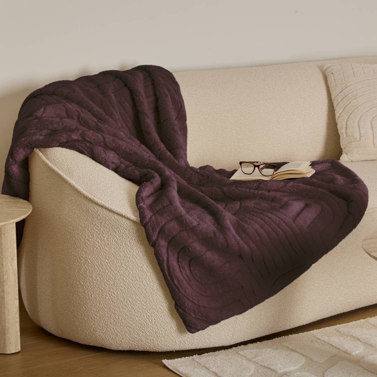 Throw "Arka" Tonka brown, 160x120 cm Tonka brown