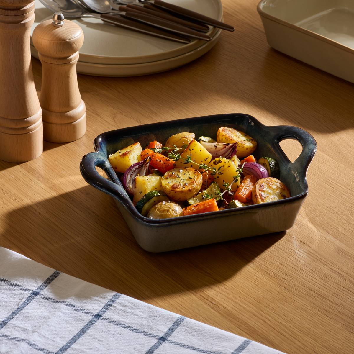 Square baking dish "Unknown Land" Stoneware, 24.5x18.5 cm, Green Green