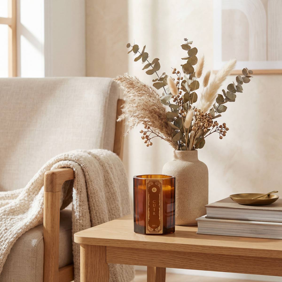 Hexagonal scented candle "Lucien" Leather, 265 g Cuir