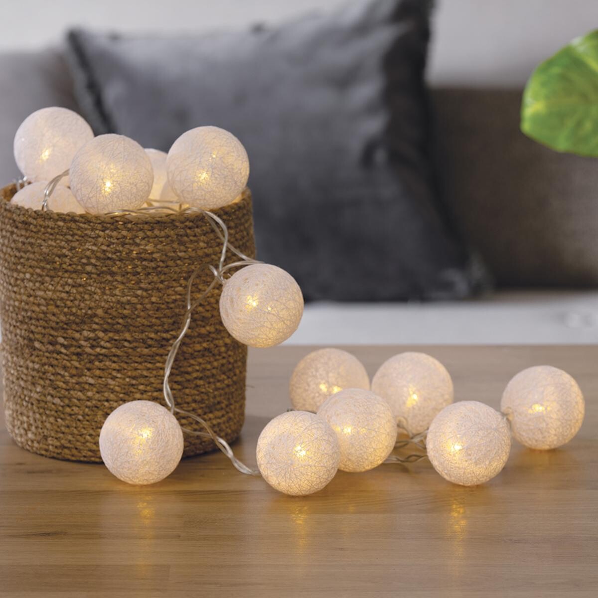 Mains-powered LED string lights White, L.435 cm White