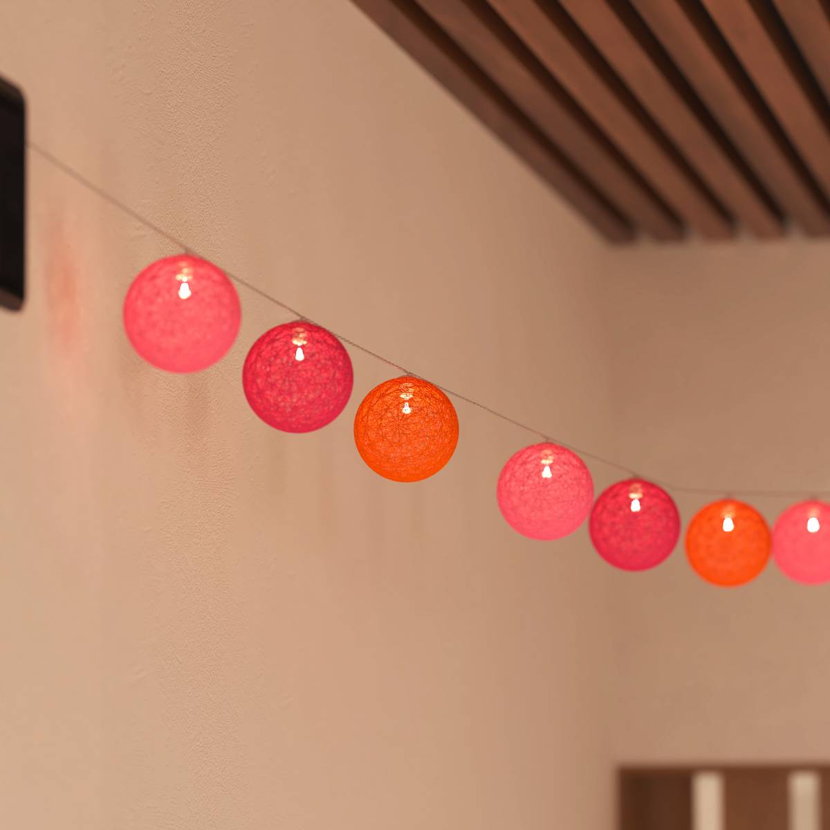 Solar Outdoor String Lights 10 light balls Model 1