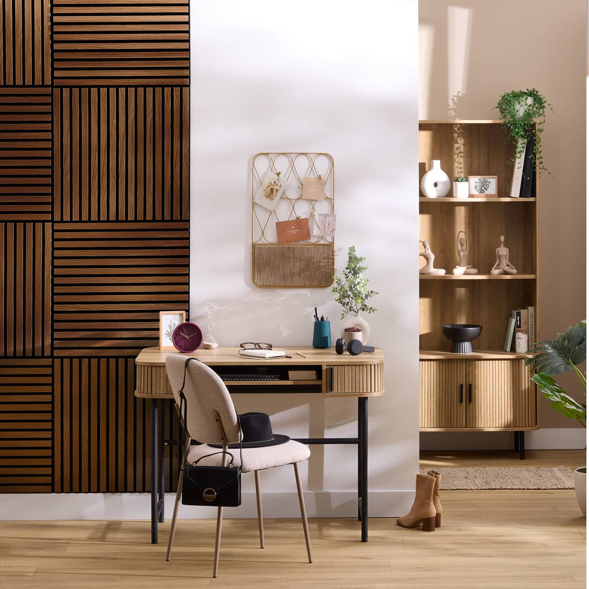 Decorative wood slat panel "Colva" Walnut effect, black background, 60x60 cm Walnut effect / Black background