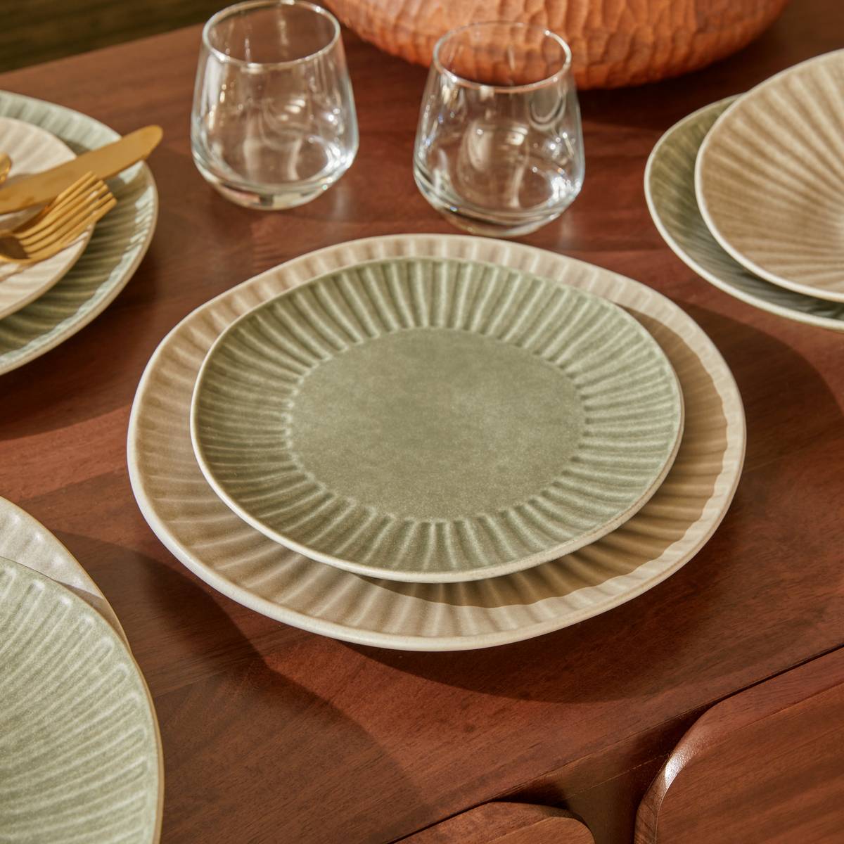 Lote de 4 platos llanos "Nyero" Loza, D. 27 cm Beige