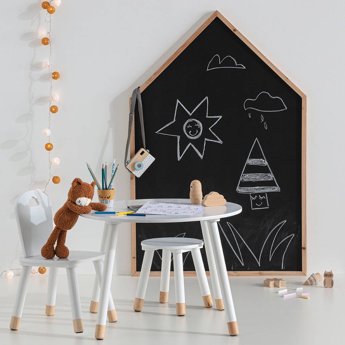 Taburete infantil "Suavidad" Blanco Blanco