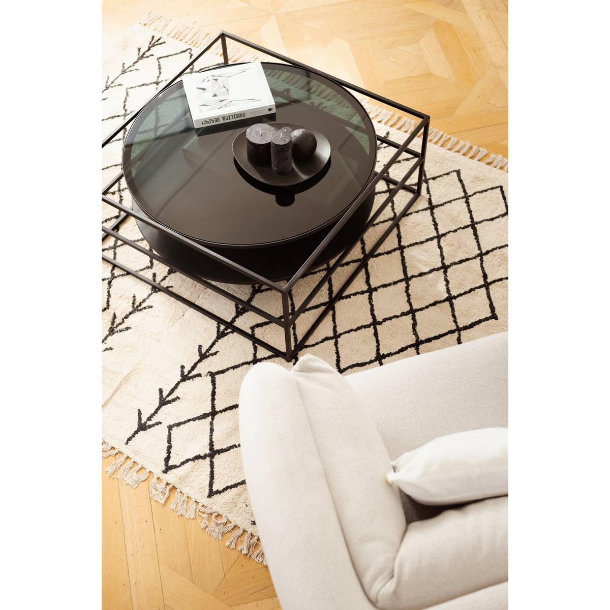 Vela r&uacute;stica en bola "Olia" Negro, 445g Negro