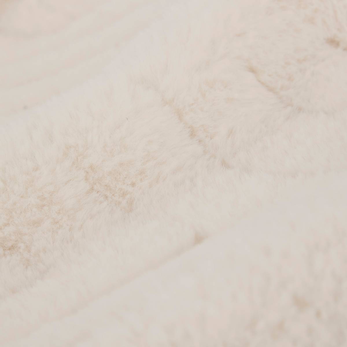 Plaid fausse fourrure jacquard Arka Coussins, plaids Plaids fausse fourrure