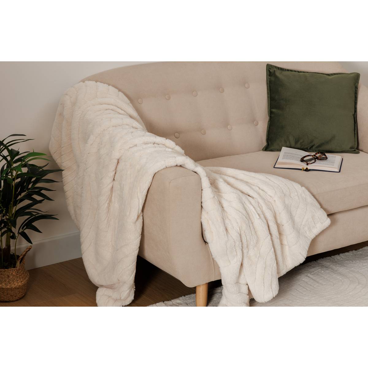 Plaid fausse fourrure jacquard Arka Coussins, plaids Plaids fausse fourrure