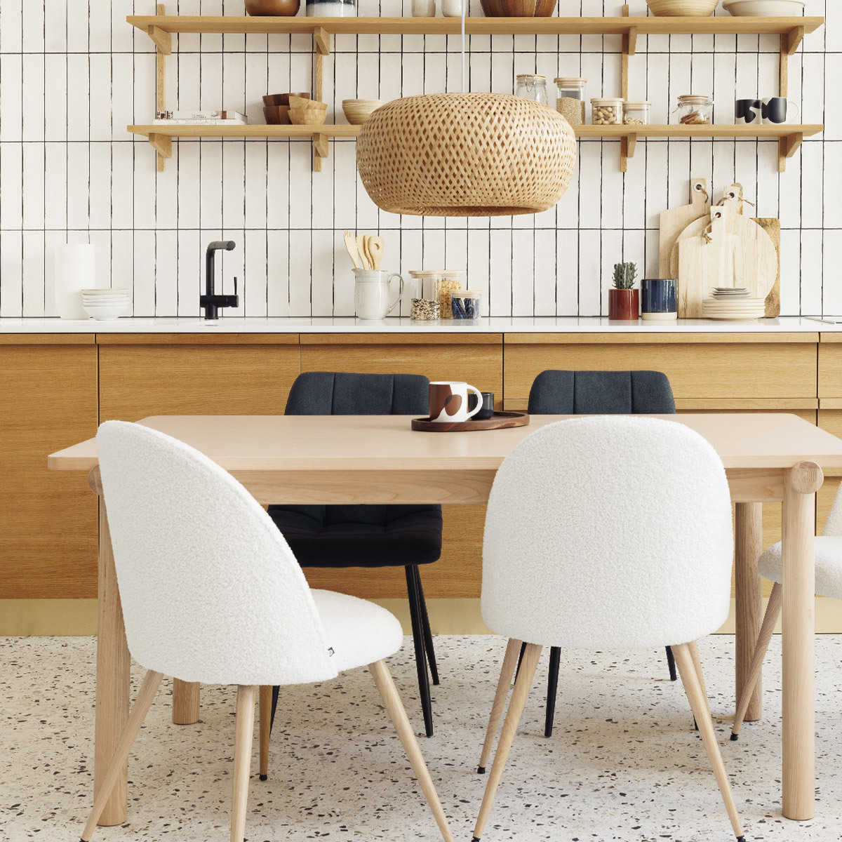 Sedia "Slano", gambe effetto rovere Bouclette, Bianco Bianco