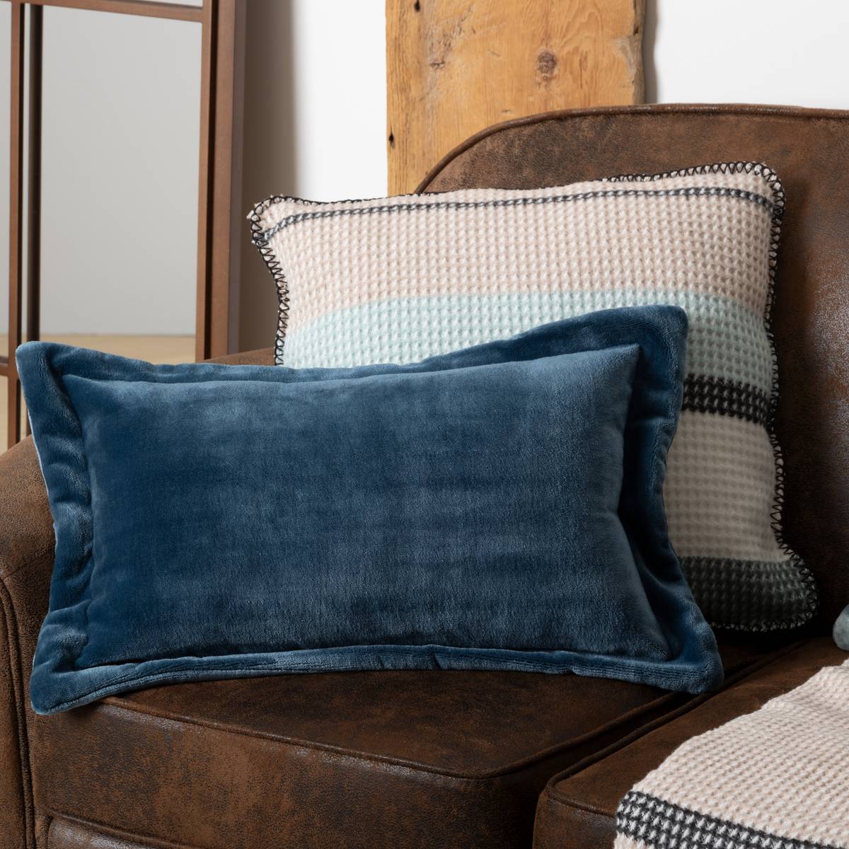 Cuscino in flanella "Cuddly" Blu Egeo, 38x58 cm Grigio topo