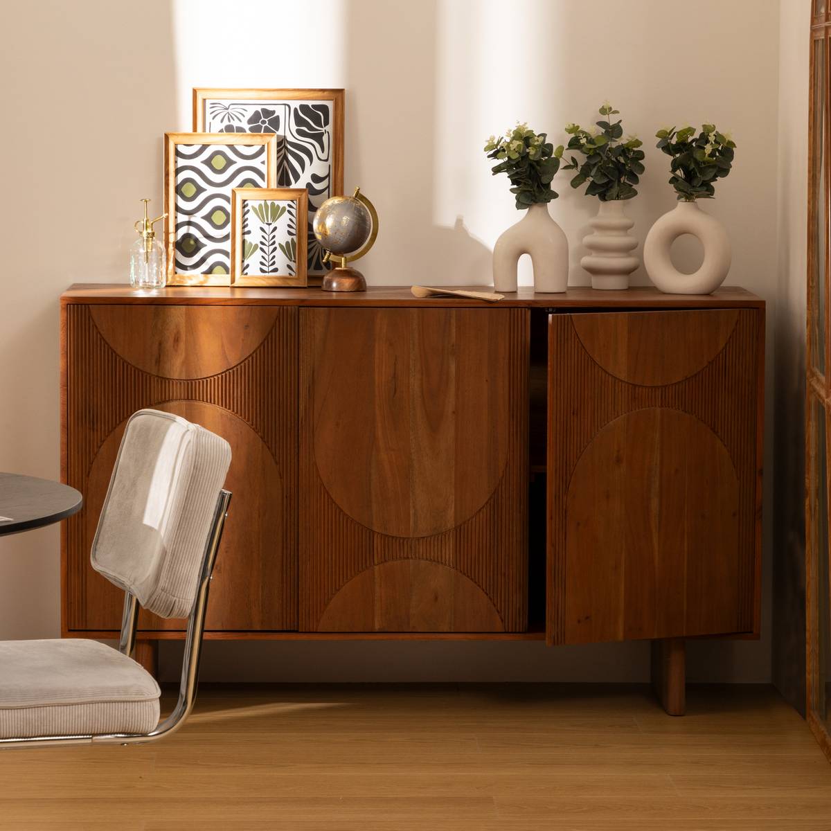 Credenza a 3 ante "Nanda" Acacia, Marrone, 150x90,5 cm Marrone